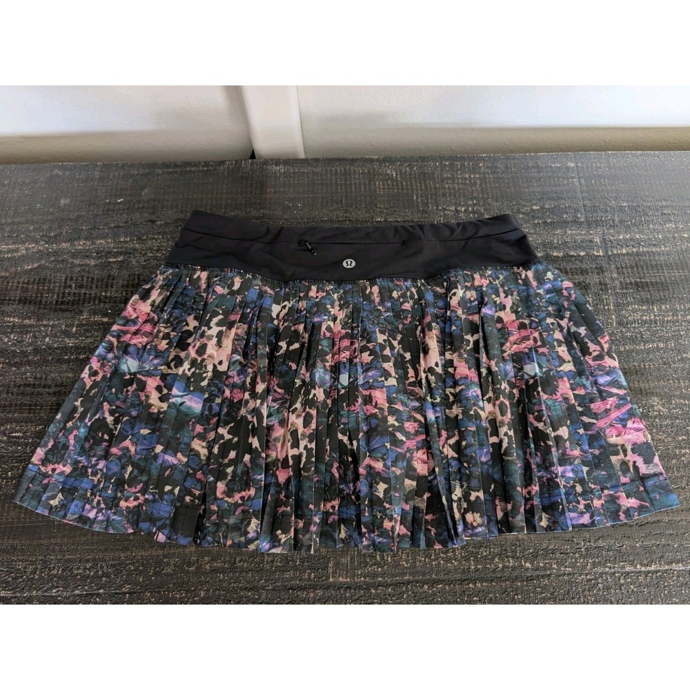 Lululemon Pleat To Street Skirt II Size 6 Floral Backdrop Black - RARE